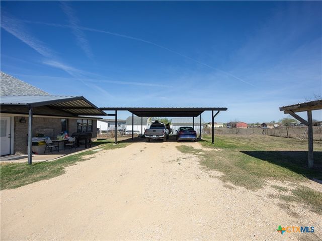 2412 Williamson Road, Lockhart, TX 78644