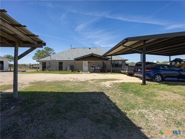 2412 Williamson Road, Lockhart, TX 78644