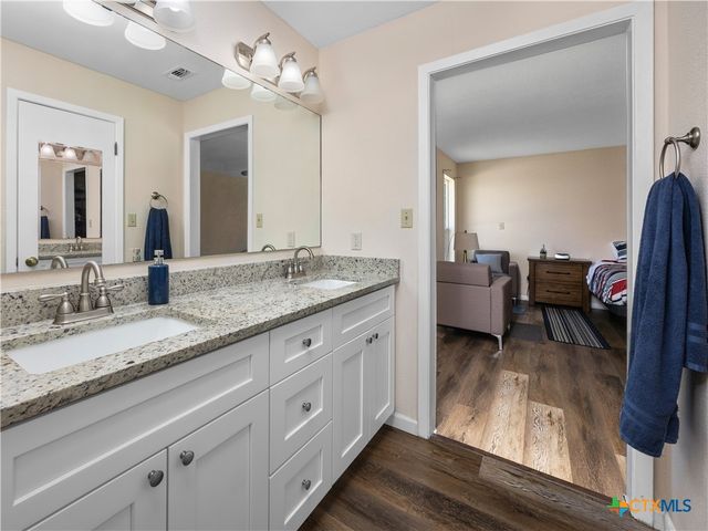 2412 Williamson Road, Lockhart, TX 78644
