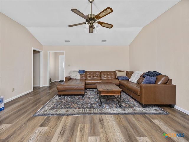 2412 Williamson Road, Lockhart, TX 78644