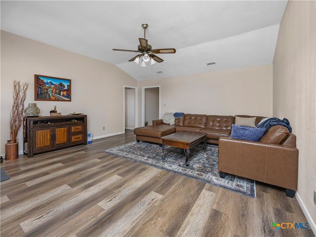 2412 Williamson Road, Lockhart, TX 78644