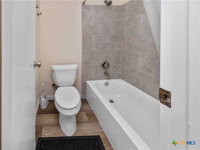 2412 Williamson Road, Lockhart, TX 78644