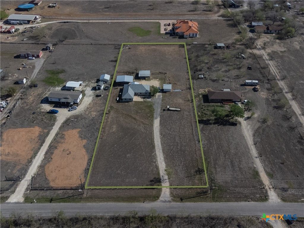 2412 Williamson Road, Lockhart, TX 78644