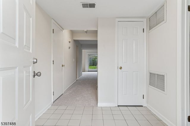 318 Main St 34, Madison Boro, NJ 07940