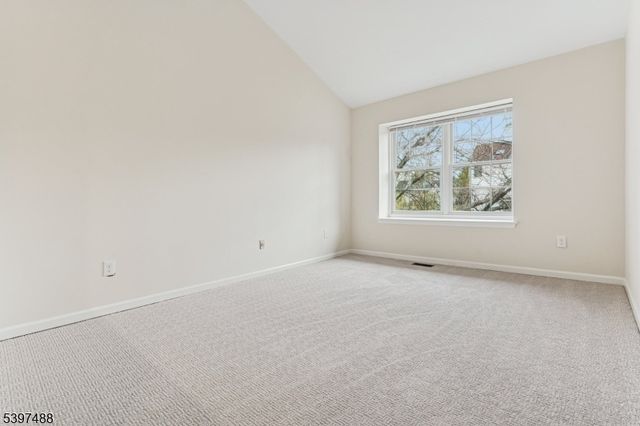 318 Main St 34, Madison Boro, NJ 07940