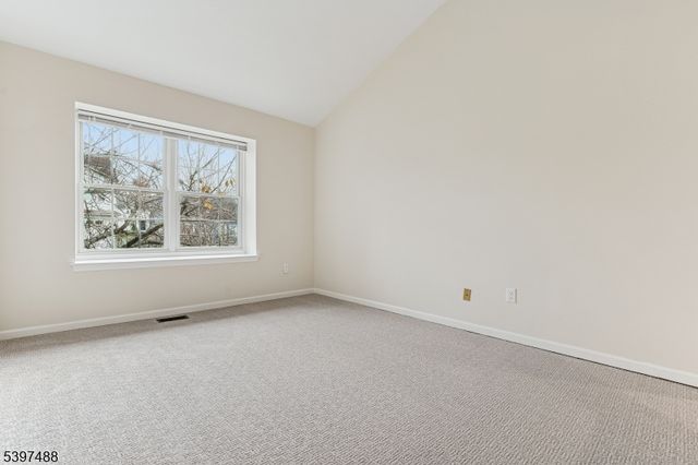 318 Main St 34, Madison Boro, NJ 07940