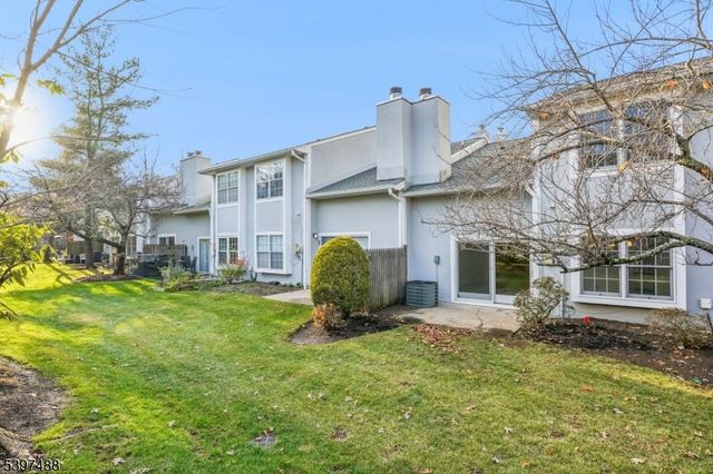 318 Main St 34, Madison Boro, NJ 07940