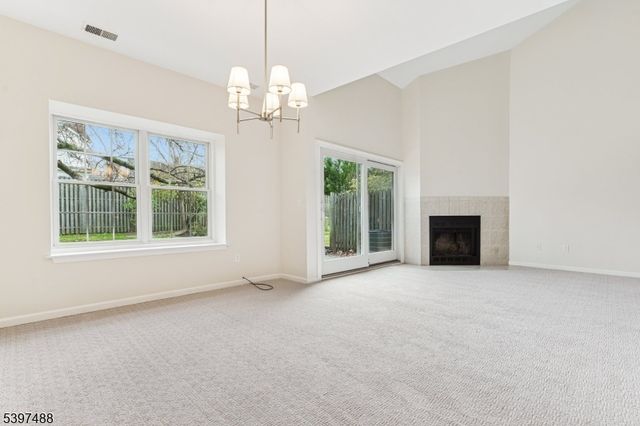 318 Main St 34, Madison Boro, NJ 07940