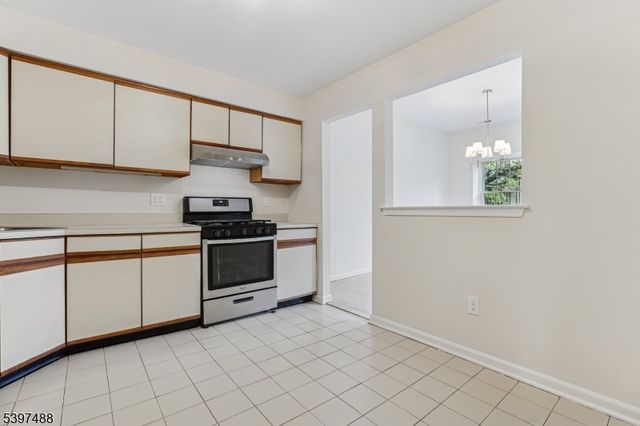 318 Main St 34, Madison Boro, NJ 07940