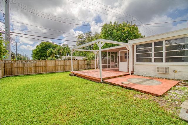 7401 Raleigh St, Hollywood, FL 33024