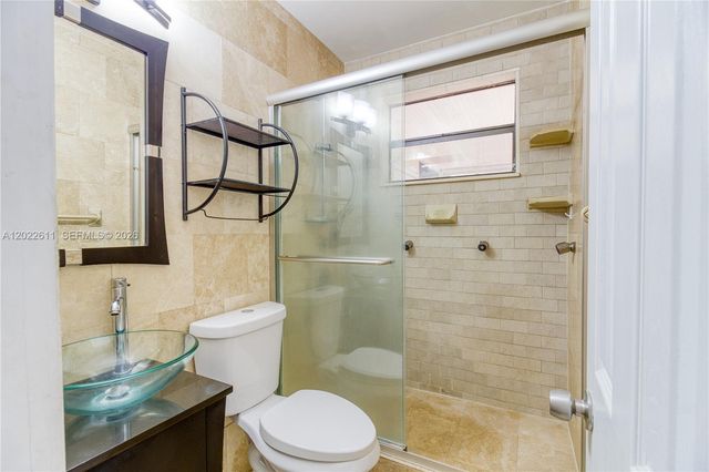 7401 Raleigh St, Hollywood, FL 33024
