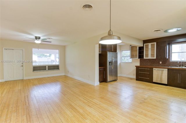 7401 Raleigh St, Hollywood, FL 33024