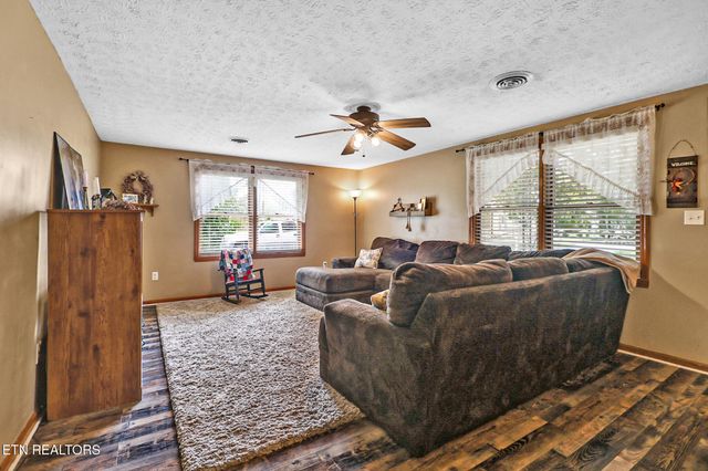 226 Rugby Ave, Jamestown, TN 38556