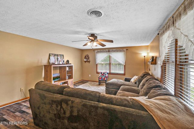 226 Rugby Ave, Jamestown, TN 38556