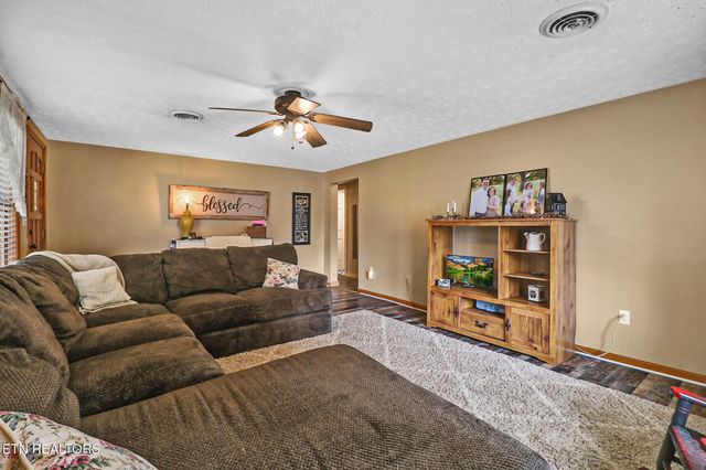 226 Rugby Ave, Jamestown, TN 38556