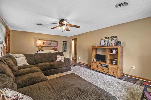 226 Rugby Ave, Jamestown, TN 38556