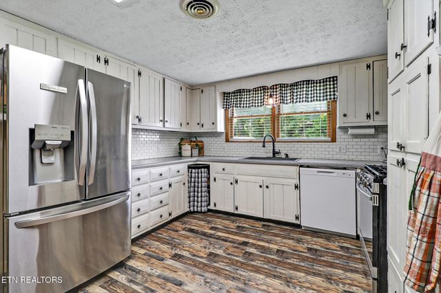226 Rugby Ave, Jamestown, TN 38556