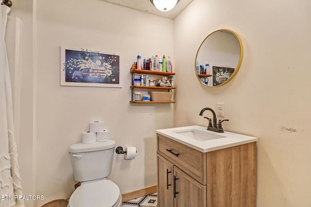 226 Rugby Ave, Jamestown, TN 38556