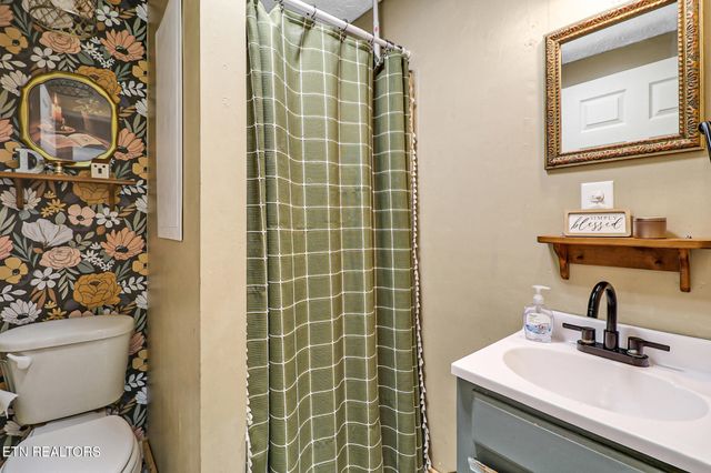 226 Rugby Ave, Jamestown, TN 38556