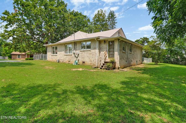 226 Rugby Ave, Jamestown, TN 38556
