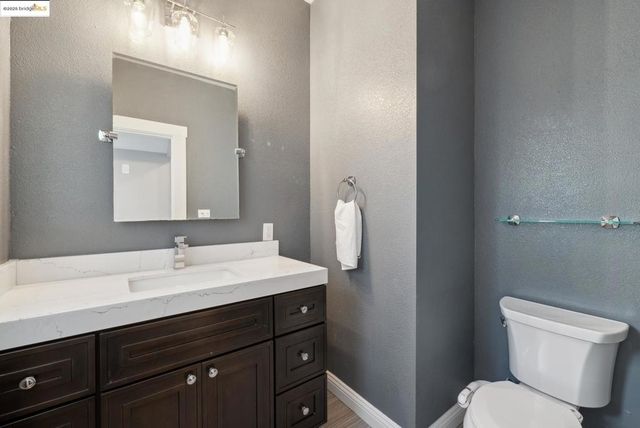 850 Milton St, Oakland, CA 94607