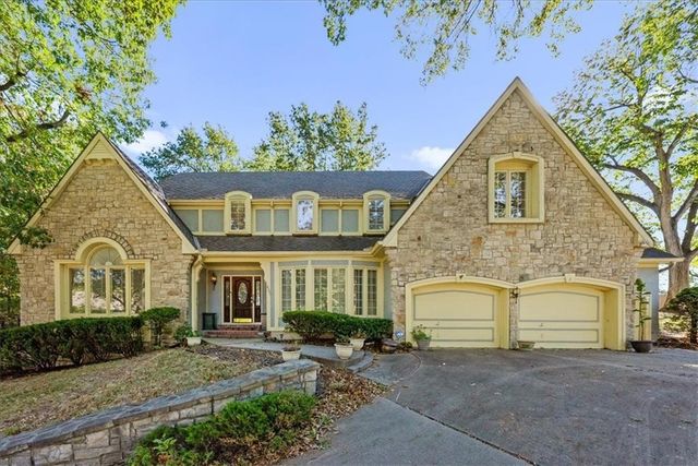 4501 NW Baltimore Court, Kansas City, MO 64116