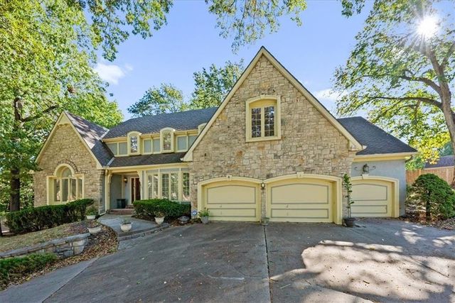 4501 NW Baltimore Court, Kansas City, MO 64116