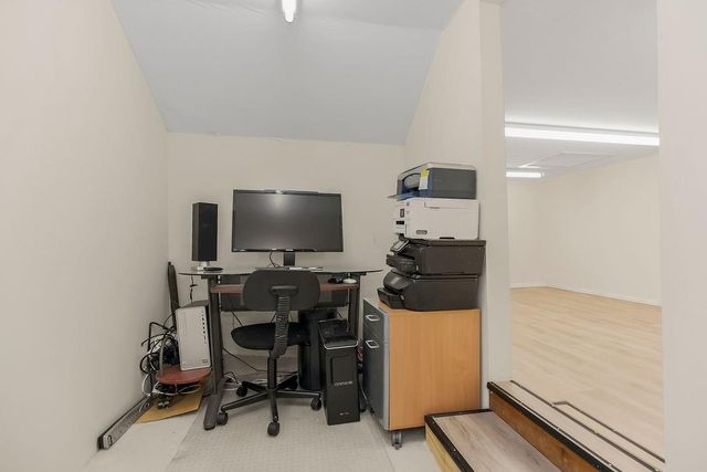 4501 NW Baltimore Court, Kansas City, MO 64116