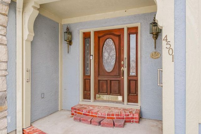 4501 NW Baltimore Court, Kansas City, MO 64116