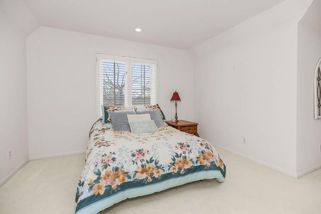 4501 NW Baltimore Court, Kansas City, MO 64116