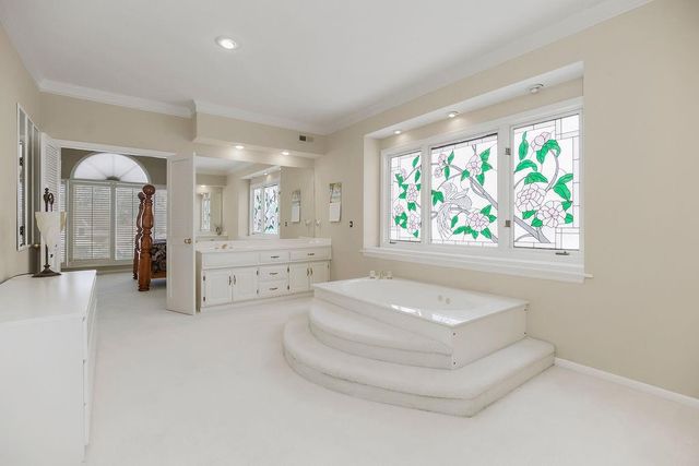 4501 NW Baltimore Court, Kansas City, MO 64116