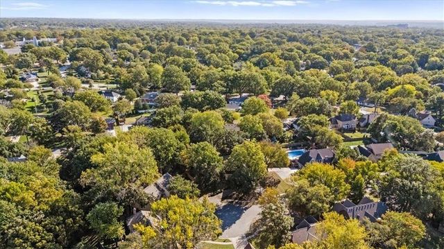 4501 NW Baltimore Court, Kansas City, MO 64116