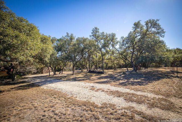 115 Sprecken Isle, Canyon Lake, TX 78133