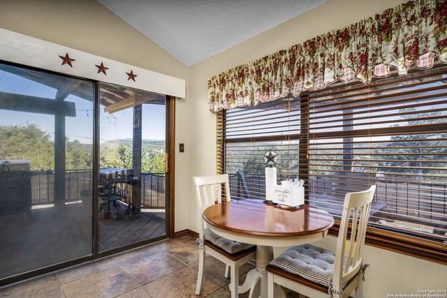 115 Sprecken Isle, Canyon Lake, TX 78133