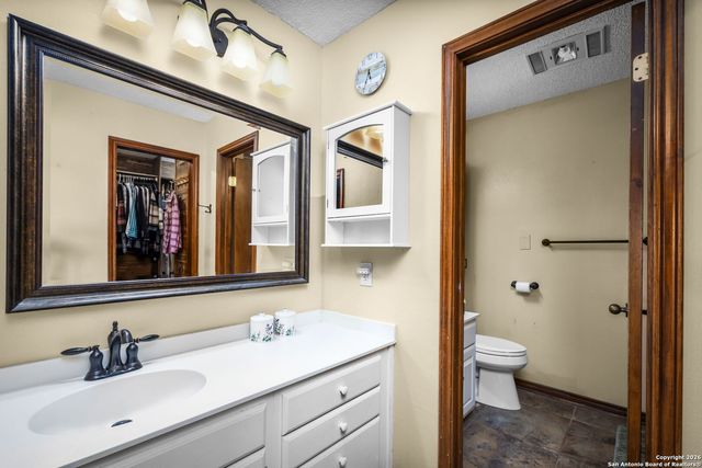 115 Sprecken Isle, Canyon Lake, TX 78133