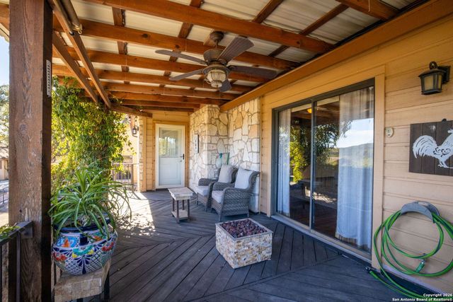 115 Sprecken Isle, Canyon Lake, TX 78133