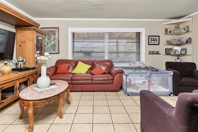 9011 SW 18th Terrace, Miami, FL 33165