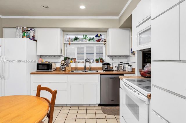 9011 SW 18th Terrace, Miami, FL 33165