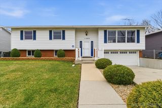 1460 Cypress Avenue, Hanover Park, IL 60133