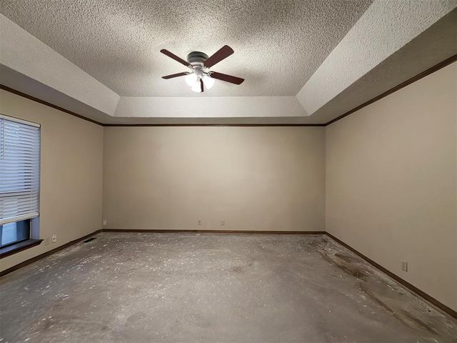 1913 Singingwood Avenue, Edmond, OK 73013