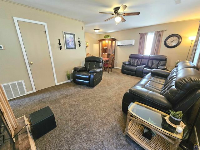 3505 SE Girard ST, Topeka, KS 66605