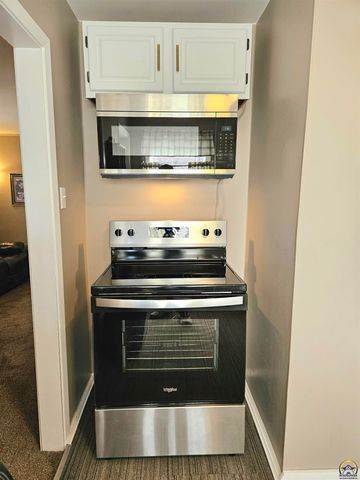 3505 SE Girard ST, Topeka, KS 66605