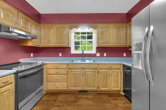 442 Golf Shores Dr, Winchester, TN 37398