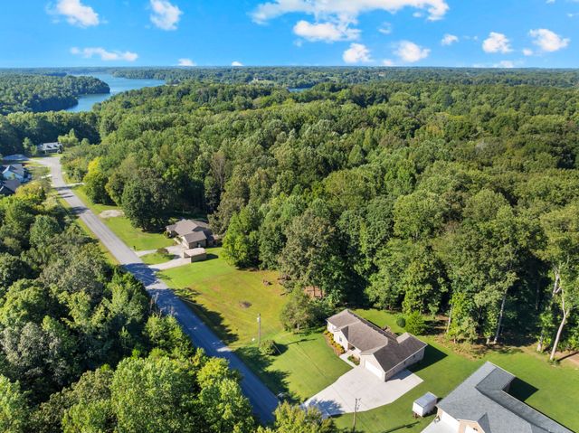 442 Golf Shores Dr, Winchester, TN 37398