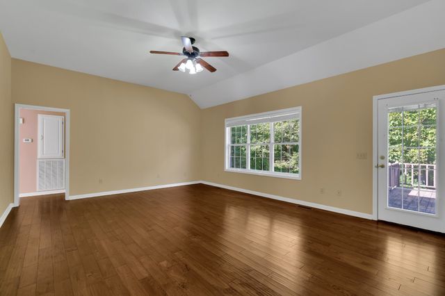 442 Golf Shores Dr, Winchester, TN 37398