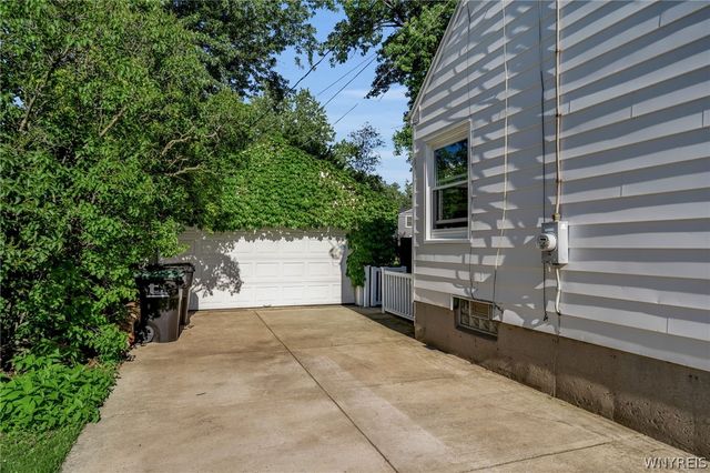 873 Parkhurst Boulevard, Tonawanda, NY 14150