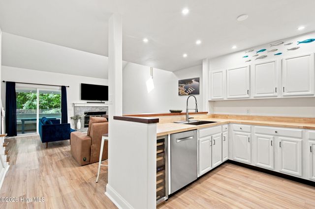 1800 Eastwood Road Apt 118, Wilmington, NC 28403