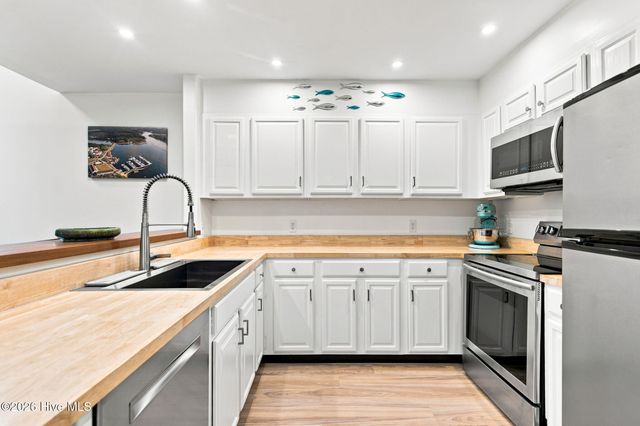 1800 Eastwood Road Apt 118, Wilmington, NC 28403
