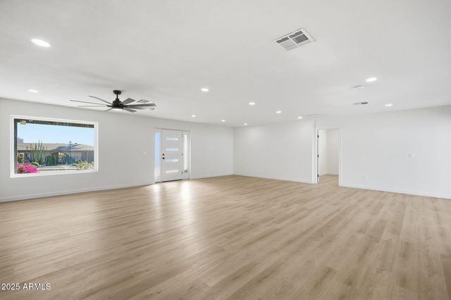 2416 E PIESTEWA PEAK Drive, Phoenix, AZ 85016