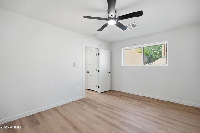 2416 E PIESTEWA PEAK Drive, Phoenix, AZ 85016